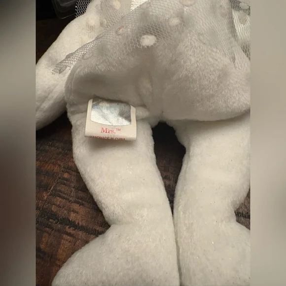 Beanie Baby Wedding bear (Female) 2001 - Picture 2 of 3